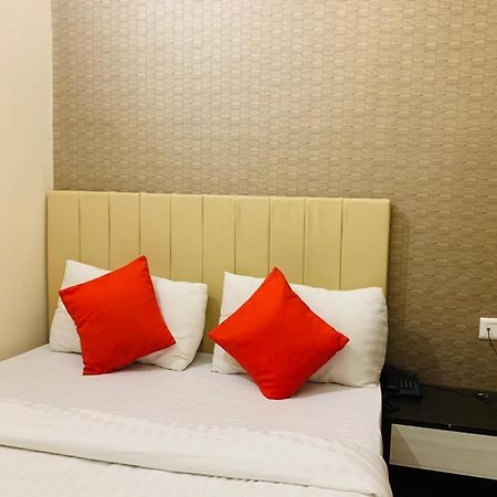 Hotel Kewal Palace バラナシ エクステリア 写真