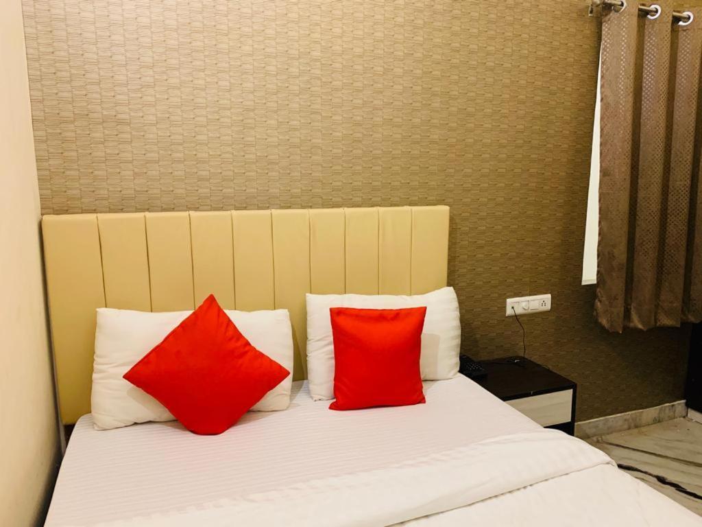 Hotel Kewal Palace バラナシ エクステリア 写真