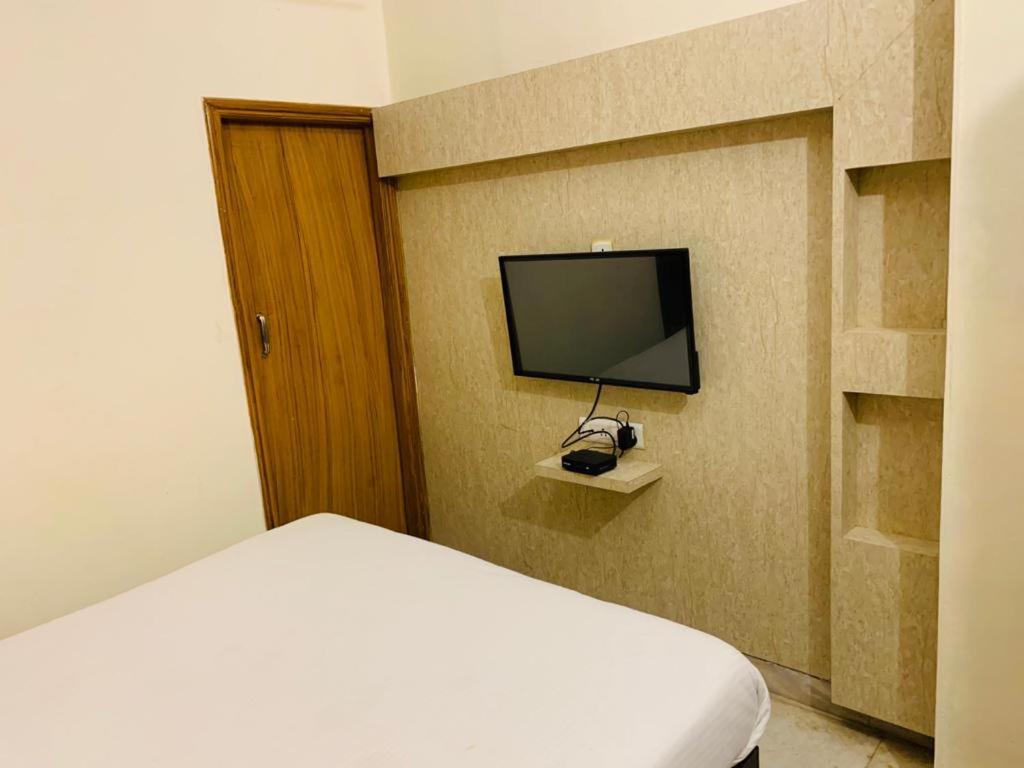 Hotel Kewal Palace バラナシ エクステリア 写真