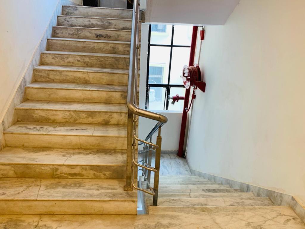 Hotel Kewal Palace バラナシ エクステリア 写真