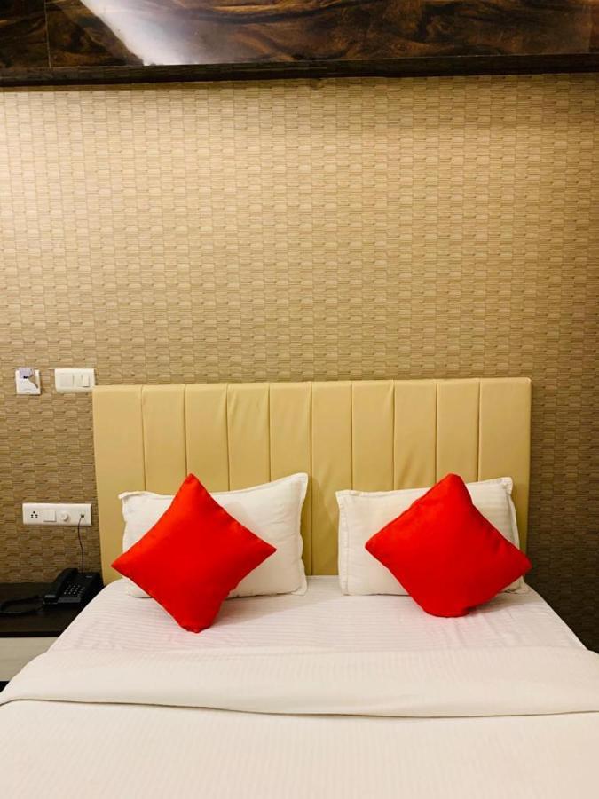 Hotel Kewal Palace バラナシ エクステリア 写真