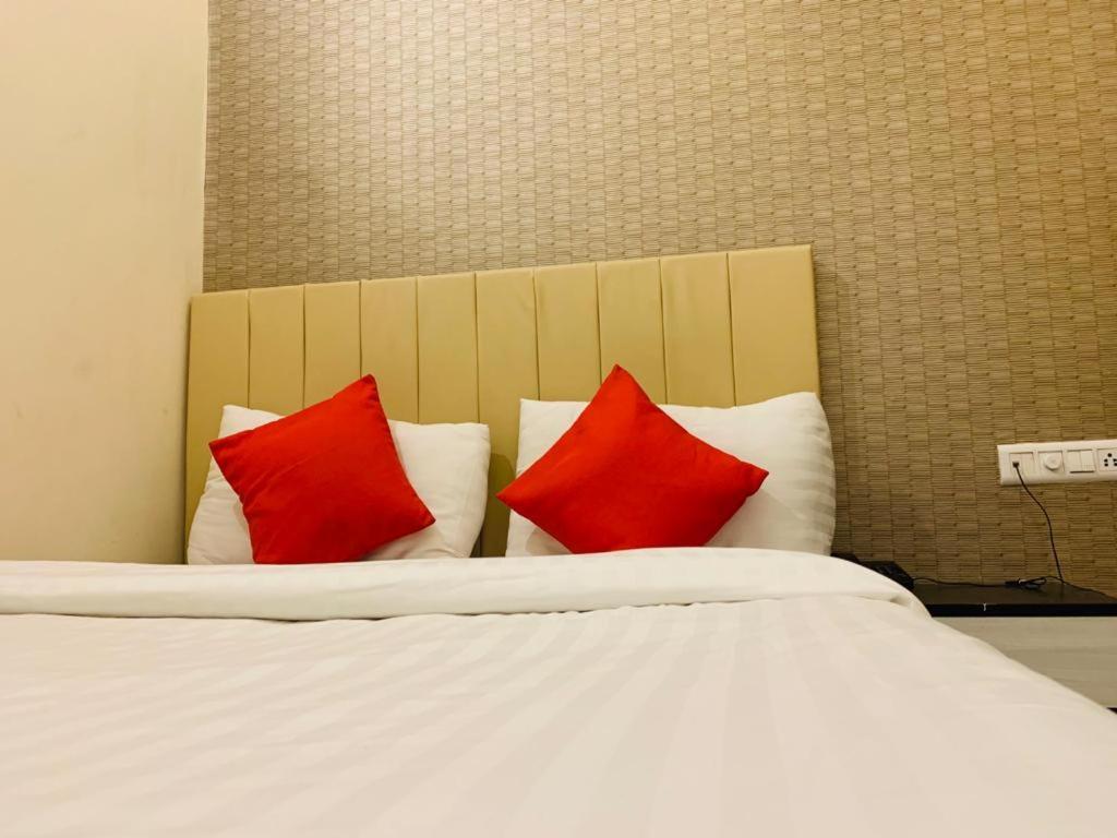 Hotel Kewal Palace バラナシ エクステリア 写真