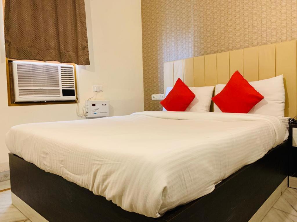 Hotel Kewal Palace バラナシ エクステリア 写真